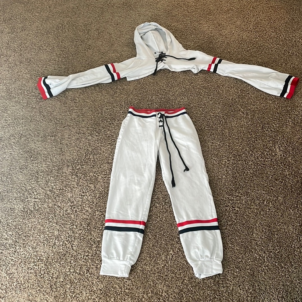 Blue red white out fit cropped top and matching sweatpants